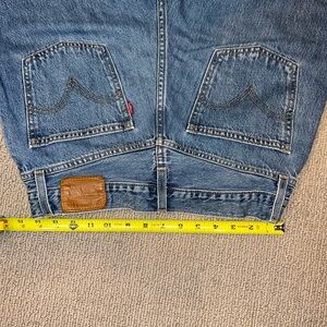 Levi's women’s Medium Blue Straight Leg Jeans